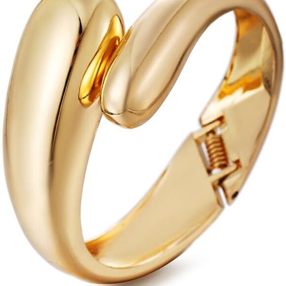 Jewelry - Chic Gold Hinged Waterdrop Bracelet – Adjustable Twisted Design for Women